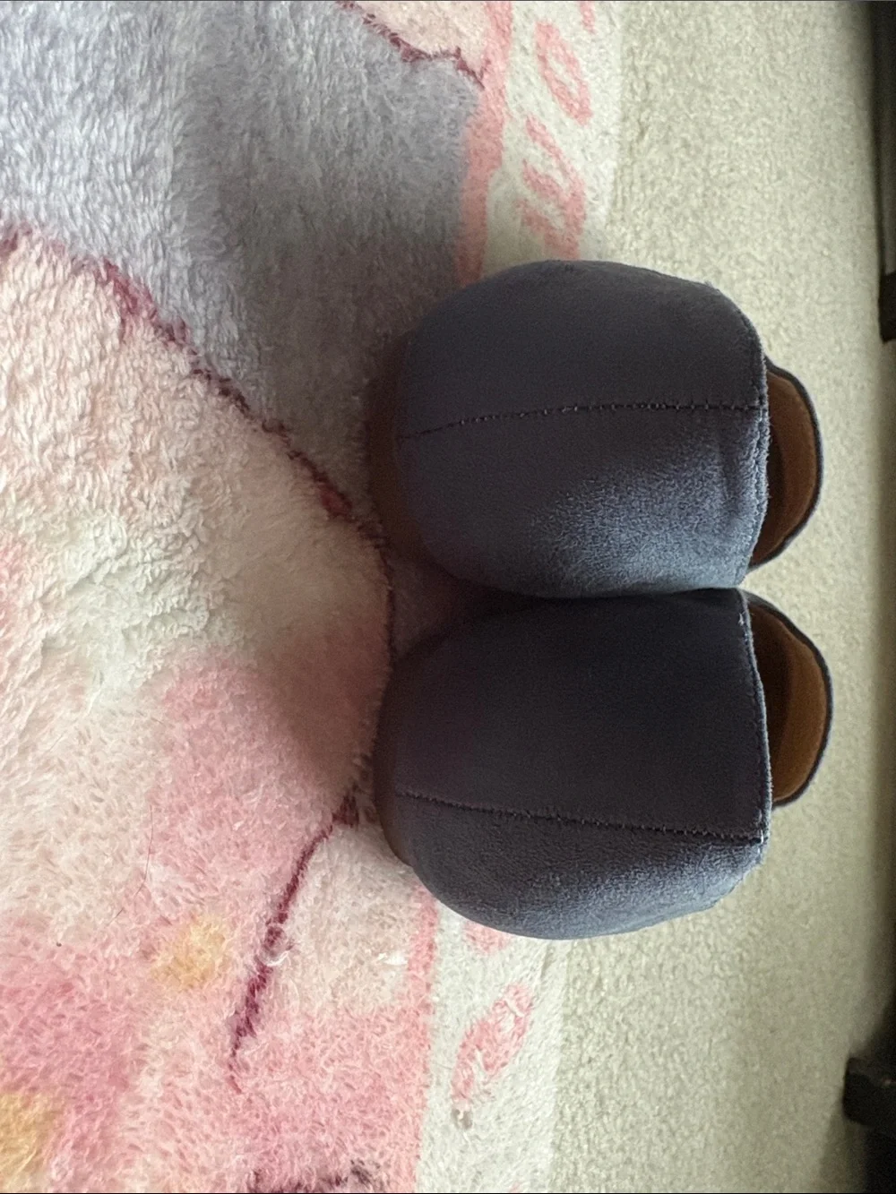 Pointed toe blue flats